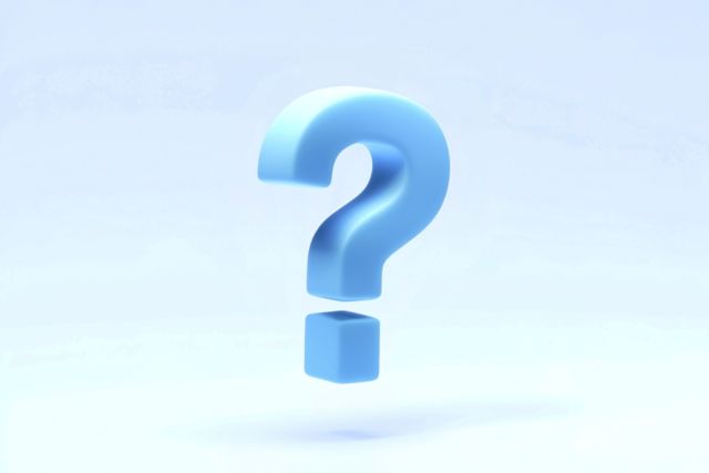 水色の背景にある青いハテナマーク